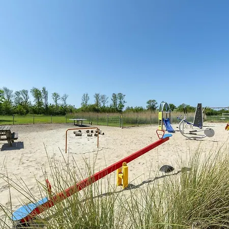 Dom wakacyjny Seaside Getaway With Terrace Callantsoog